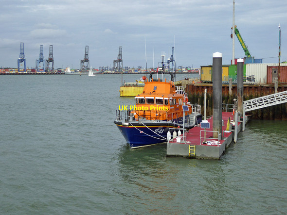 Photo 6"x4" RNLB Albert Brown (17-03) at Harwich Lifeboat Station Harwich c2018