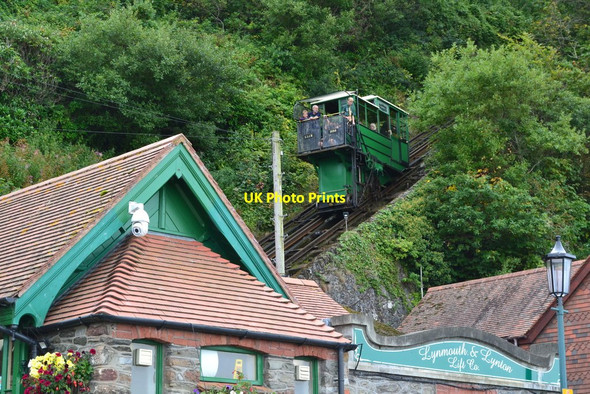 Photo 6"x4" Lynton and Lynmouth Cliff Railway: descending car arriving at Lynmouth Lynton c2018