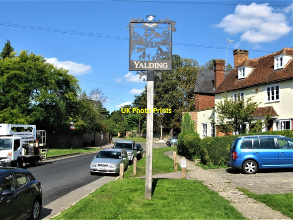 Photo 6"x4" Yalding Village Sign Congelow c2018