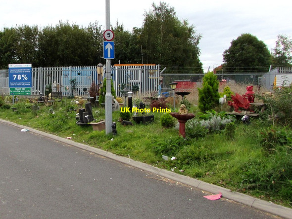 Photo 6"x4" Road through the Household Waste Recycling Centre, New Inn, Pontypool Pontypool\/Pont-y-pwl c2018