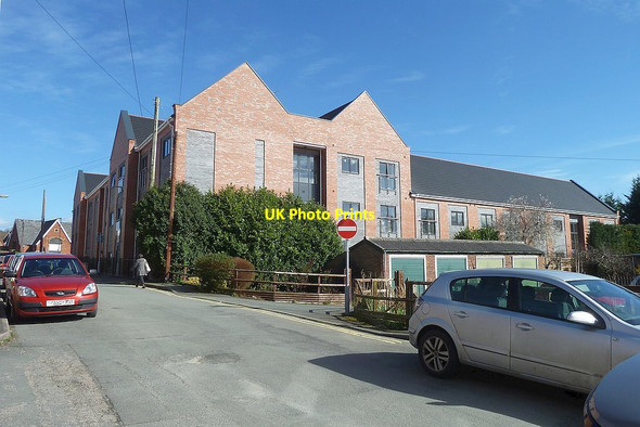 Photo 6"x4" Llys Glan Yr Afon, Severnside Yard - March 2017 Newtown\/Y Drenewydd c2017