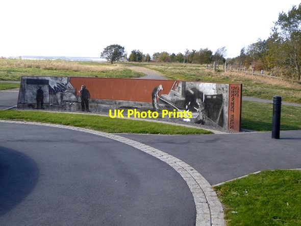 Photo 6"x4" Fawcett Park centrepiece (detail) Consett c2018 P1