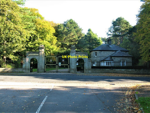 Photo 6"x4" Gate and Lodge, Wyresdale Road, Williamson Park, Lancaster Lancaster c2018