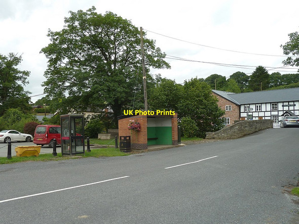 Photo 6"x4" Substantial bus shelter Bettws Cedewain c2017