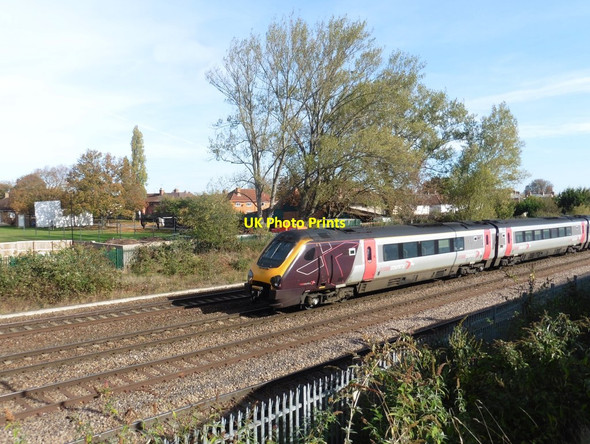 Photo 6"x4" A Cross Country train heads west, from Taunton Taunton\/ST2324 c2018