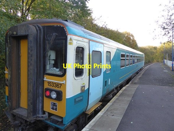 Photo 6"x4" The train leaving Knucklas station... Knucklas c2018