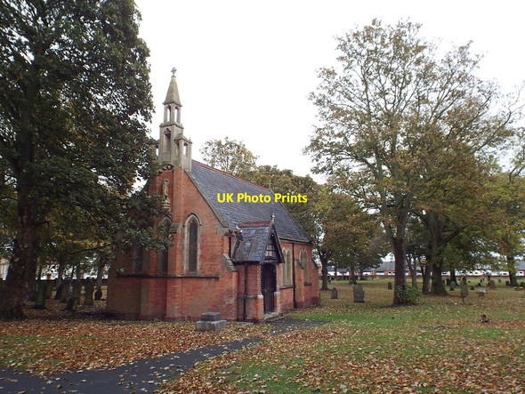 Photo 6"x4" Disused chapel in Bishopwearmouth Cemetery, Sunderland Sunderland\/NZ3957 c2018