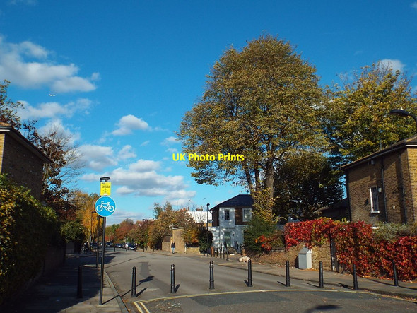 Photo 6"x4" Lawford Road, near Hoxton Hackney c2018