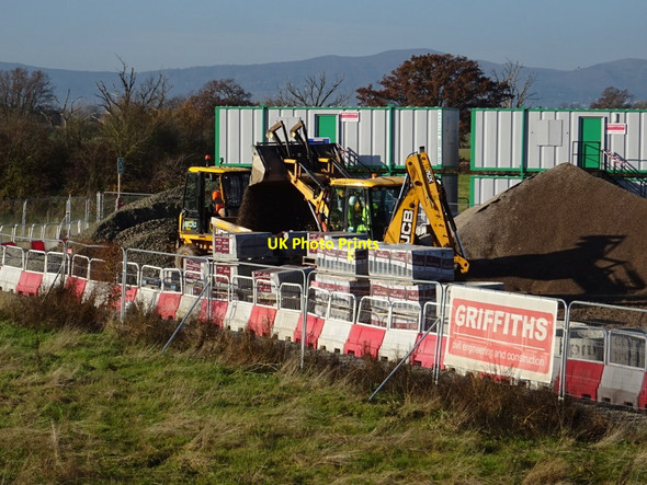 Photo 6"x4" A JCB filling a dumper truck Holly Green\/SO8641 c2018