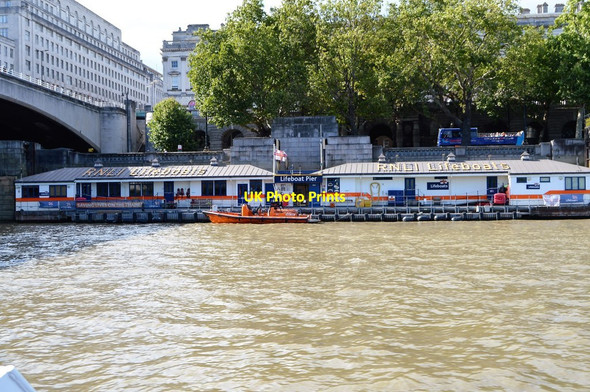 Photo 6"x4" Lifeboat Pier London c2018