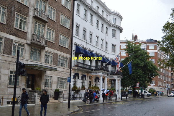 Photo 6"x4" Rose Garden Hotel Paddington\/TQ2681 c2018