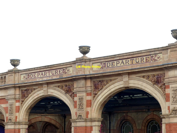 Photo 6"x4" Leicester Railway Station, departures arch Leicester c2019