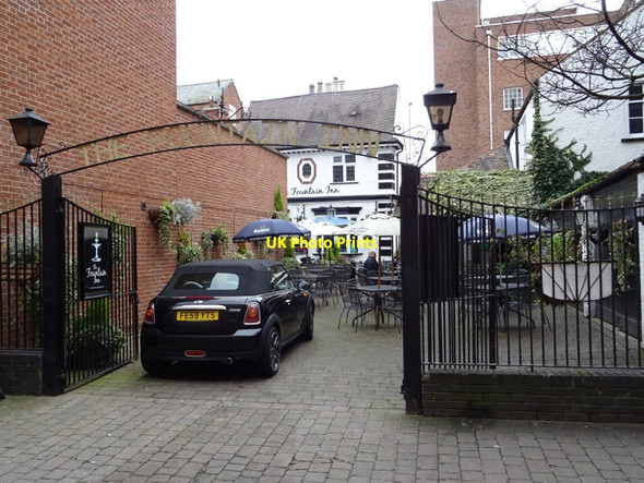 Photo 6"x4" The Fountain Inn Gloucester c2019 P1