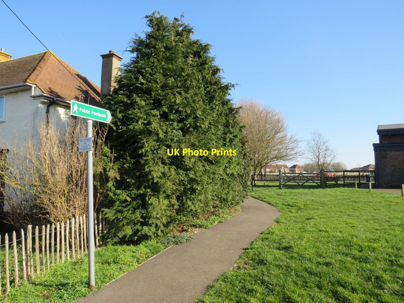 Photo 6"x4" Public footpath, High Halstow High Halstow c2019