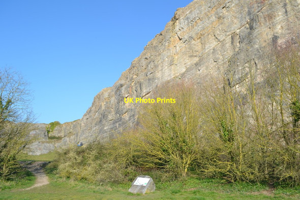 Photo 6"x4" Bottom of the cliff at Uphill Uphill\/ST3158 c2019