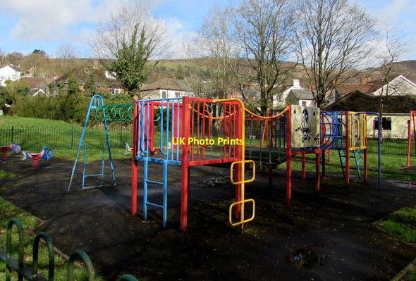 Photo 6"x4" Colourful playground in Machen Nant-y-ceisiad c2019