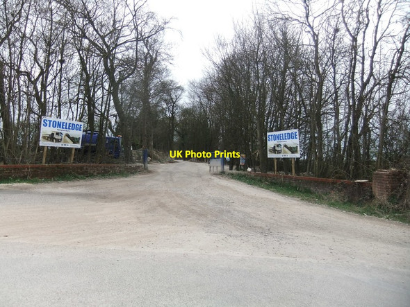 Photo 6"x4" Quarry entrance High Hunsley c2019