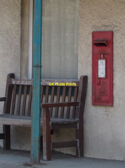 Photo 6"x4" Queen Elizabeth II postbox in a Bwlch wall, Powys Bwlch\/SO1421 c2019