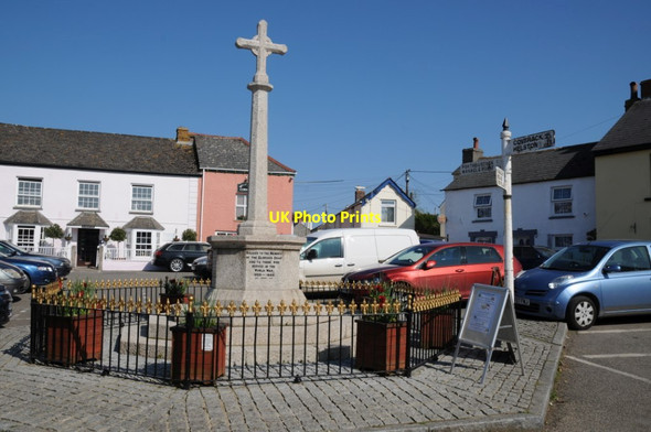 Photo 6"x4" War Memorial, St Keverne St Keverne c2019
