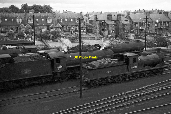 Photo 6"x4" Dunfermline loco shed, 1965 Dunfermline c1965