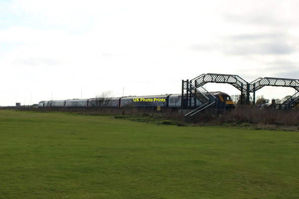 Photo 6"x4" Train passing West Links, Arbroath Arbroath c2019