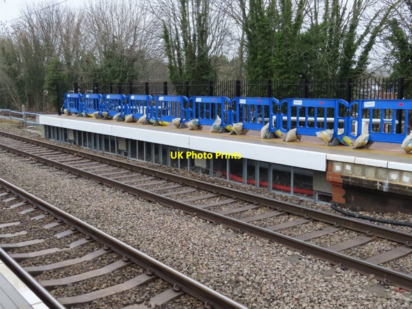 Photo 6"x4" Cage under platform four Cholsey c2018