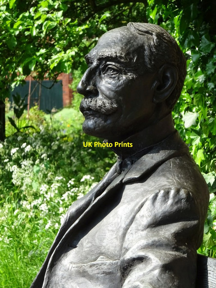 Photo 6"x4" Statue of Sir Edward Elgar Crown East c2019