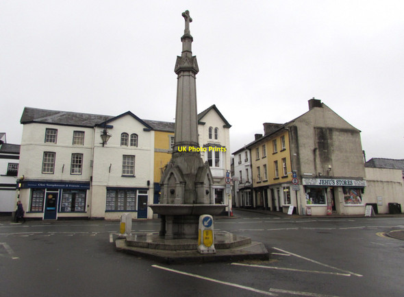 Photo 6"x4" Victorian drinking fountain in the centre of Crickhowell Crickhowell c2019
