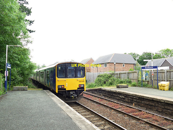 Photo 6"x4" Sprinter leaving Mouldsworth station Mouldsworth c2019