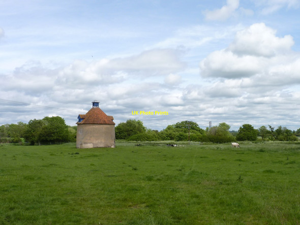 Photo 6"x4" Kinwarton Dovecote with cows Alne End c2019