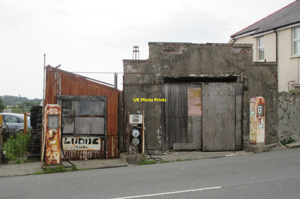 Photo 6"x4" Old petrol pumps, Llanrug Pont-Rhythallt c2019