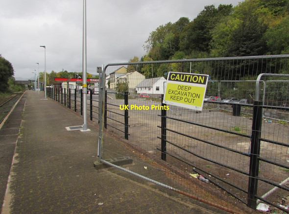 Photo 6"x4" CAUTION - DEEP EXCAVATION - KEEP OUT, Ton Pentre Rhondda c2018