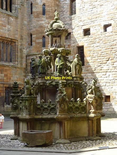Photo 6"x4" Fountain in Linlithgow Palace Linlithgow c2019