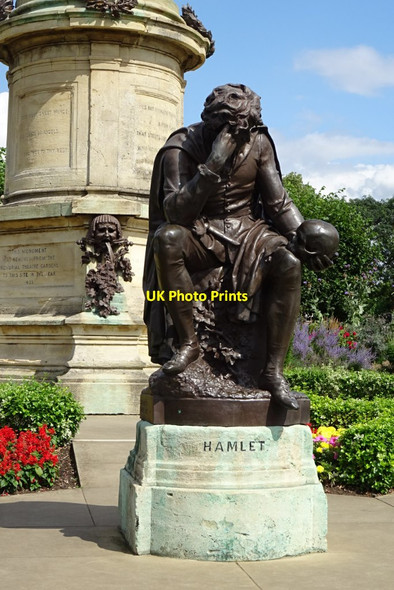 Photo 6"x4" Statue of Hamlet Stratford-upon-Avon c2019