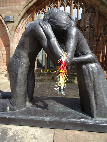 Photo 6"x4" Reconciliation sculpture, Coventry Cathedral Coventry c2019 P1