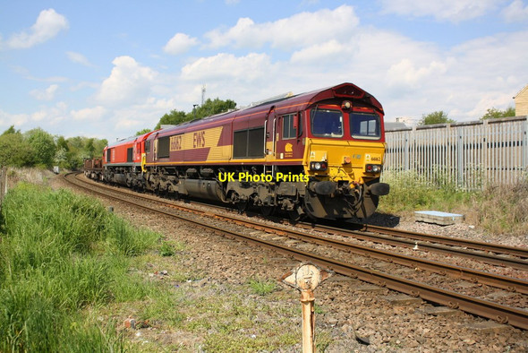 Photo 6"x4" Freight train heading south on Northallerton station avoiding line Northallerton c2019
