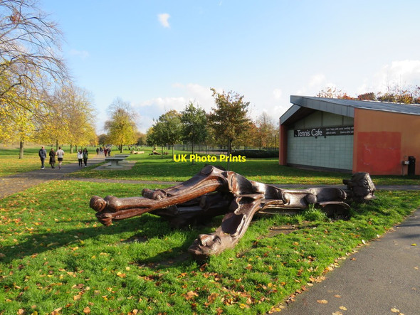 Photo 6"x4" Carved sculpture in Burgess Park Camberwell c2019