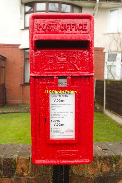 Photo 6"x4" Elizabeth II Postbox, Cunningham Drive Heald Green c2019