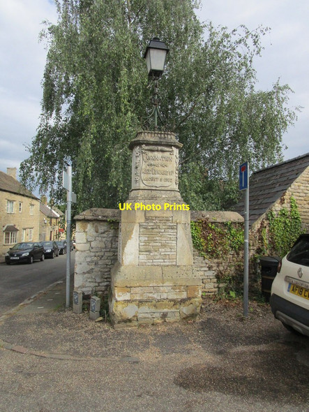 Photo 6"x4" Monument, Hall Yard, King's Cliffe King's Cliffe c2019