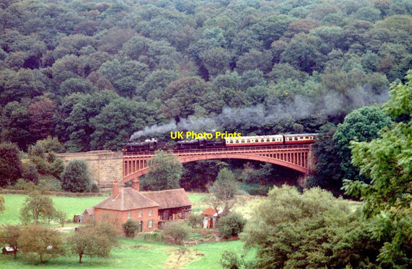 Photo 6"x4" Victoria Bridge with double-headed train Upper Arley c1997
