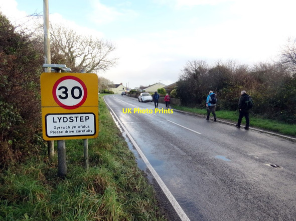 Photo 6"x4" Cyrraedd pentre Lydstep \/ Entering Lydstep village Lydstep c2020