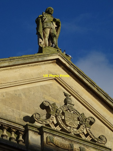 Photo 6"x4" Shakespeare above Cheltenham Library Cheltenham c2020