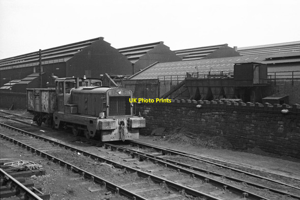 Photo 6"x4" Locomotive at River Don Works, Sheffield Carbrook c1965