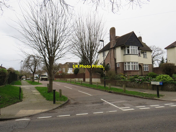 Photo 6"x4" Conway Gardens, near Enfield Enfield\/TQ3396 c2020