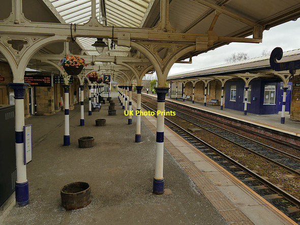 Photo 6"x4" Hexham station: rows of columns Hexham c2020