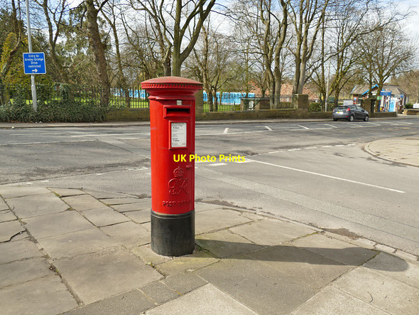 Photo 6"x4" Postbox on Green Hill Road,  Gamble Hill c2020