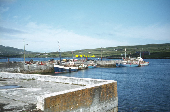 Photo 6"x4" Portmagee Harbour Portmagee c1980