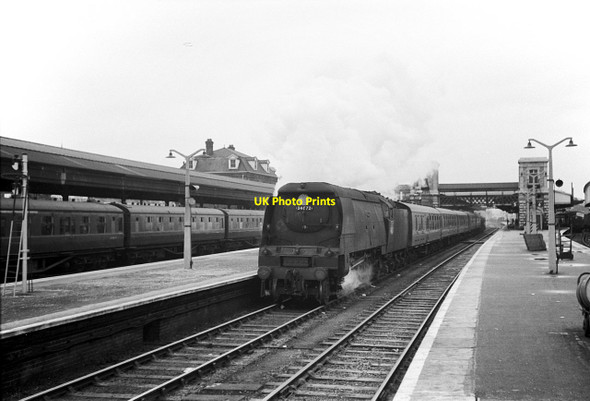 Photo 6"x4" Plymouth via Okehampton line train at Exeter St David's, 1963 Exeter c1963