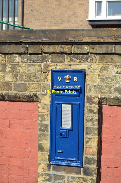 Photo 6"x4" Victorian postbox, Harwich Station Harwich c2018