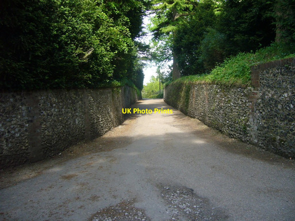 Photo 6"x4" Between Walls at Hughenden Manor High Wycombe c2010